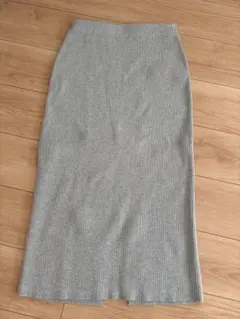 グレー スリット入り タイトスカート