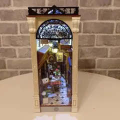 POPMART レトロTVコンテナボックス DIYミニチュアフラワーハウス