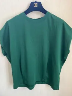 GUグリーン フレンチスリーブ Tシャツ ジーユーXL 着痩せ効果抜群