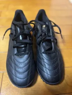 adidas トレシュ　24.5