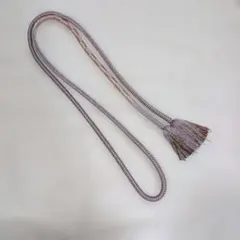 紫色の房付き帯締め