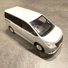 【非売品】トヨタ エスクァイア ミニカー シルバーのサムネイル
