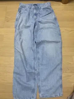 UNIQLO ユニクロ　ワイドテーパードデニムパンツ　ライトブルー 28