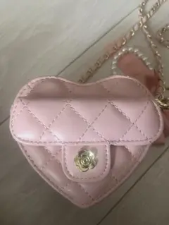 ハート型ピンクショルダーバッグ