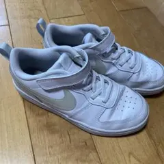 NIKE ホワイトスニーカー　コートバーロウ　21cm