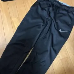 Nike タイトフィット トレーニングパンツ ブラック