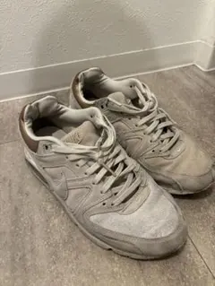 Nike スニーカー ベージュ/ブラウン