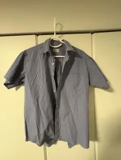 青と白のストライプ 半袖シャツ