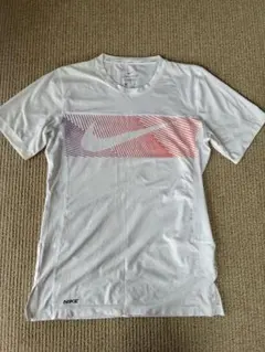 Nike ホワイト Tシャツ スポーツウェア