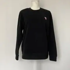 GUESS ブラック ワンポイントロゴ トレーナー