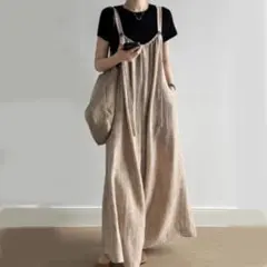 ベージュサロペット　フレアーパンツ　オールインワン　オーバーオール　肩ひも　海外
