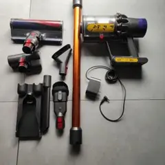 Dyson V10 スティッククリーナー本体 各種アタッチメント付き - メルカリ