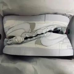 新品未使用美品　27.5cm NIKE BLAZER LOW SACAIのサムネイル