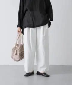かぐれ｜コットン2タックパンツ ベージュ 26SS - メルカリ