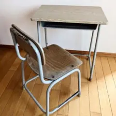 昭和レトロ　学校の机と椅子 FD019 昭和レトロな古い学校の机と椅子 | 中古家具,古家具