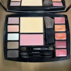 CHANEL トラベルパレット