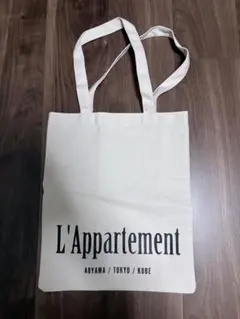 L'Appartementと雑誌eclatのコラボトートバッグのサムネイル