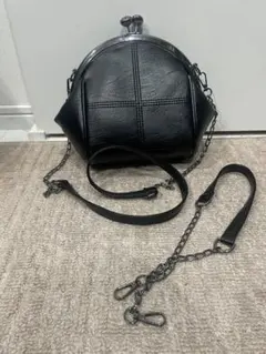 ブラックがま口ショルダーバッグ