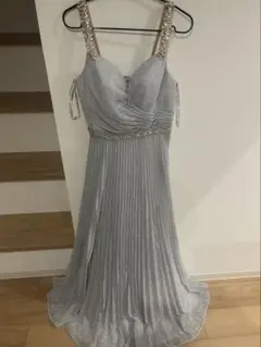 シルバープリーツドレス ビーズ装飾付き