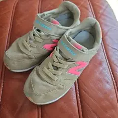 New Balance キッズスニーカー 21cm ベージュ/ピンク