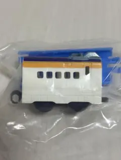 カプセルプラレール　過去と未来が交錯する今昔物語編　E8系新幹線つばさ　中間車