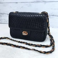 スイス製 BALLY ショルダーバッグ マトラッセ キルティング ターンロック