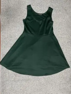 ダークグリーン ノースリーブ フレアワンピース