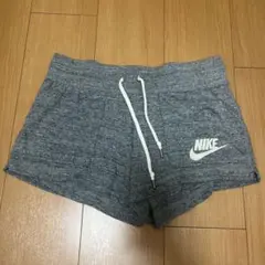 NIKE グレーショートパンツ Mサイズ