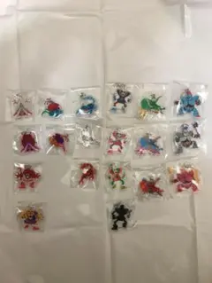 【19種】ドラゴンクエスト　めじるしチャーム　ドットモンスター　カプセルトイのサムネイル