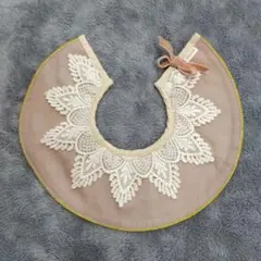 レース装飾のスタイ・よだれかけ