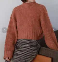 archives ショート丈ハイネックリブプルオーバー