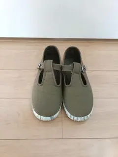 〈 La Cadena 〉 SANDALIA “Tストラップ” OLIVEMIX