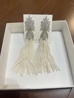 STELLA BRIDAL ホワイトタッセルイヤリング