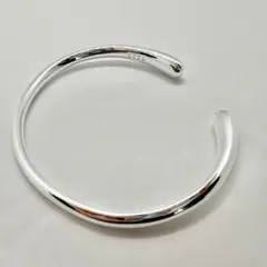 シルバー925 バングル シンプル ブレスレット 丸み　春　鏡面