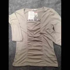 新品アンナルナビジュー付きトップスのサムネイル
