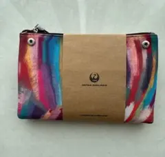 JAL ファーストクラスパジャマRED LL ヘラルボニーアメニティポーチ など JAL、国際線ファーストクラスでリカバリーウェア「ReD」を提供 8