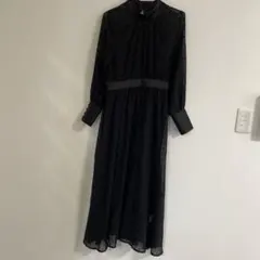 GRLエレガントなブラックドット柄ワンピース