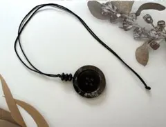 ユニークなデザインのネックレス