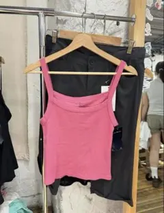 Brandy Melville ピンク タンクトップのサムネイル