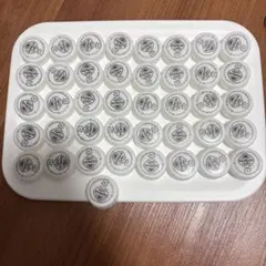 ロゴ入り白いペットボトルキャップ 41個セット
