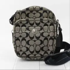 COACH シグネチャー ショルダーバッグ ブラック　swagのサムネイル