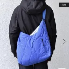 青　ブルー　キルティング　ショルダーバッグのサムネイル