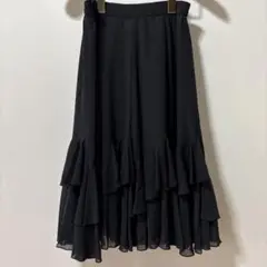 フリル付きブラックフレアスカート