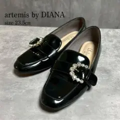 artemis by DIANA ビジューバックルローファー ブラック 23.5