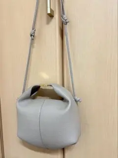 GW SALE】ヴァレクストラVALEXTRA Mochi Bag モチバック - メルカリ