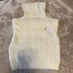 新品未着用　タグ付きINGNIケーブルオフタートルニット