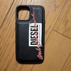 DIESEL iPhoneケース 黒色 ロゴ入り