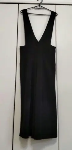 ブラック Vネック サロペット