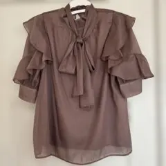 INGNI フリルリボン付き半袖ブラウス ブラウン