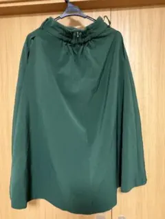 ダークグリーン ロングスカートのサムネイル
